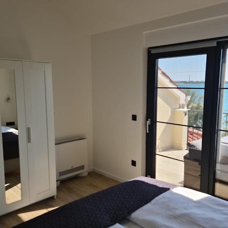 Appartments Akrapovic Vrsi Kamer foto