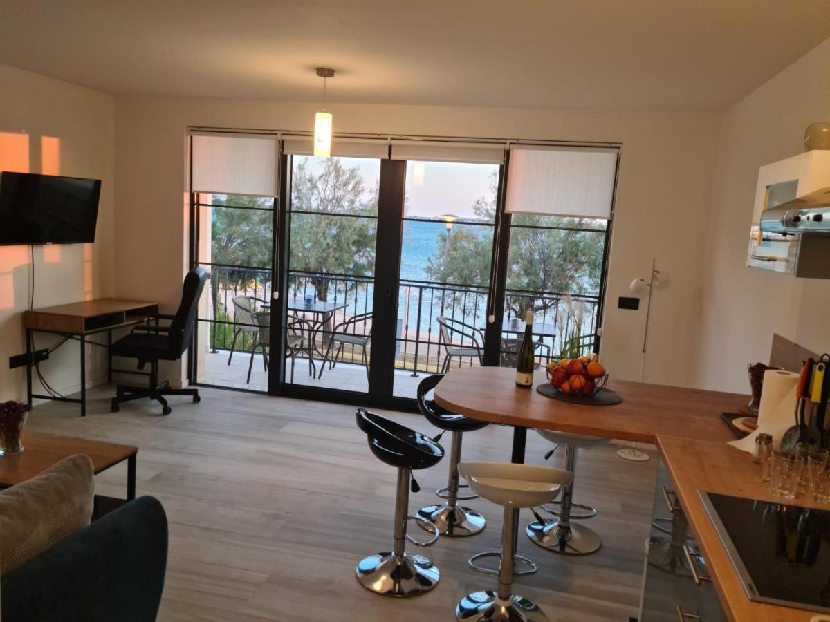 Appartments Akrapovic Vrsi Buitenkant foto