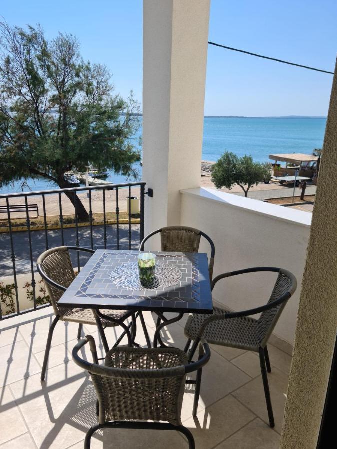 Appartments Akrapovic Vrsi Buitenkant foto