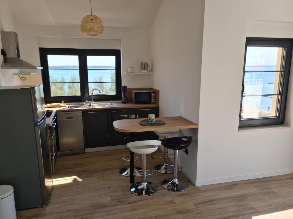 Appartments Akrapovic Vrsi Buitenkant foto