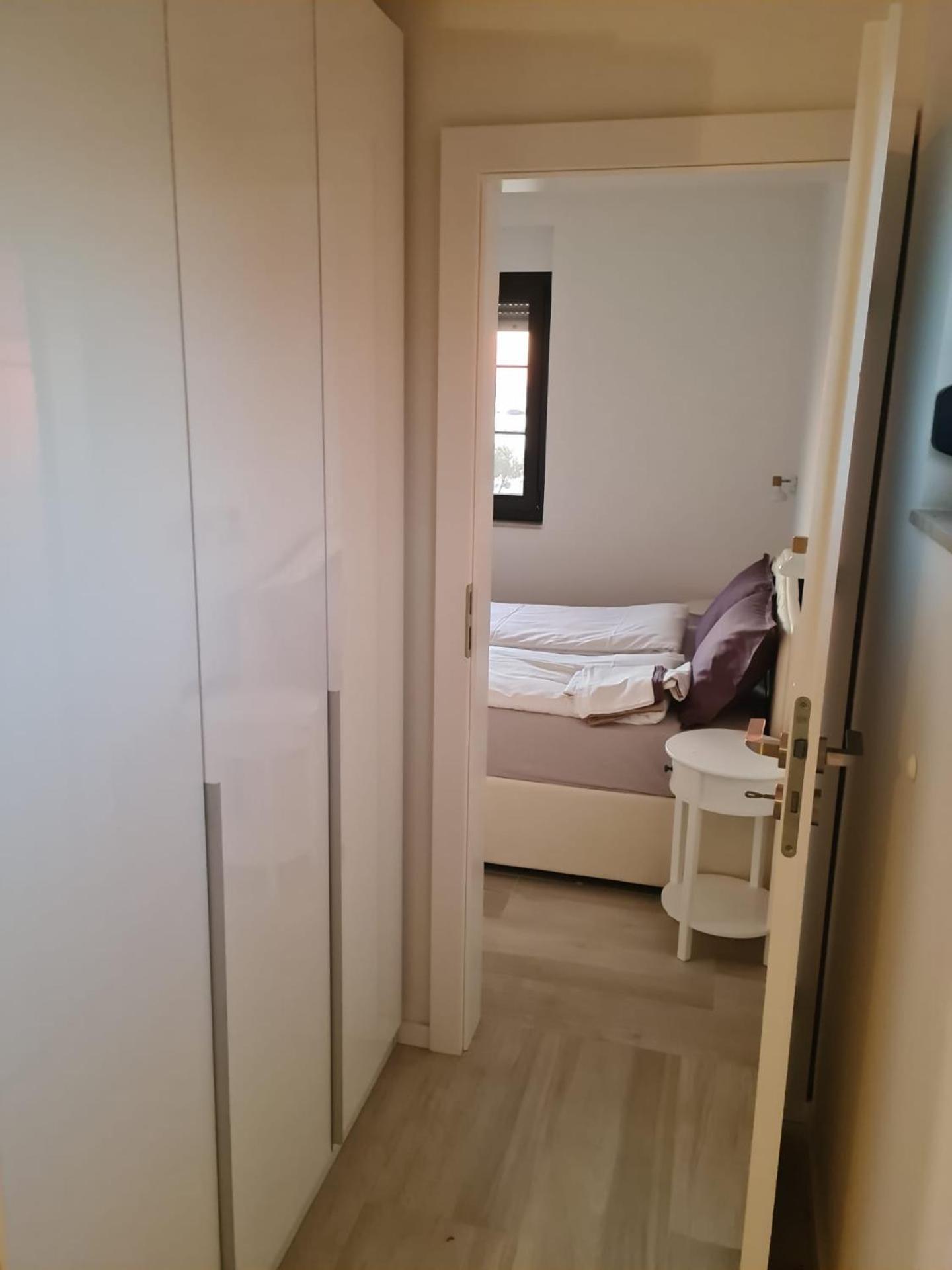 Appartments Akrapovic Vrsi Kamer foto